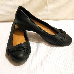 Naturalizer SIZE 9.5 M Women's Black leather loafer flat shoes knot detail GUsed
